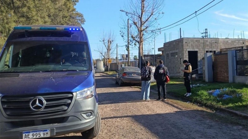 La investigación busca determinar la muerte de un hombre y sus dos hijos.