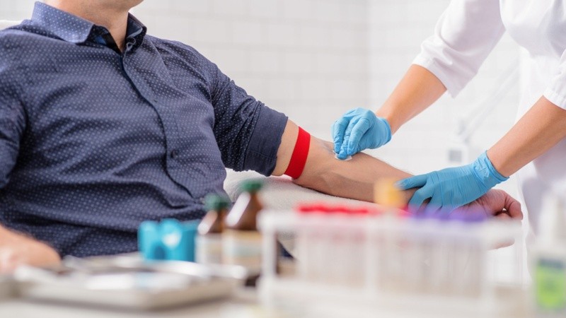 Los cambios buscan fortalecer la seguridad de pacientes y donantes, eliminar prácticas discriminatorias y avanzar hacia un modelo basado en la donación voluntaria y habitual.