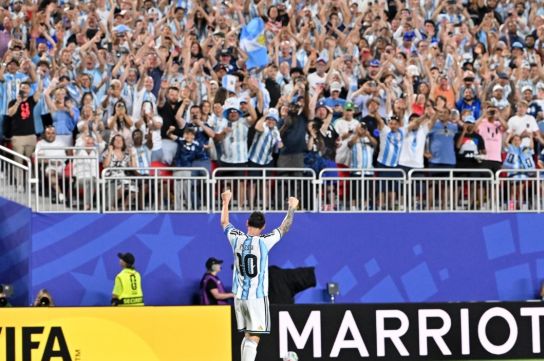 Leo y su amor por la selección, para siempre (EFE)