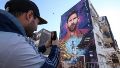 "De otra galaxia y de mi barrio": Mural en honor a Lionel Messi cerca su casa natal (Foto: Alan Monzón)