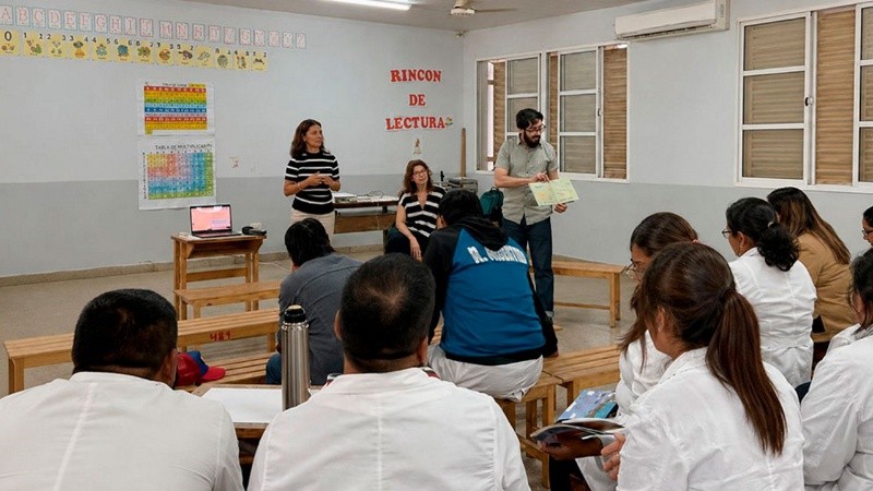 Los libos fueron presentados a docentes de la provincia de Formosa.