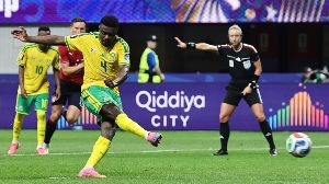 Checos y sudafricanos igualaron 1 a 1 en la segunda fecha del grupo A.