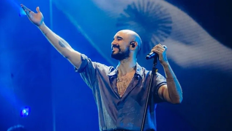 Con una puesta emotiva y un repertorio cargado de símbolos, Abel Pintos se convirtió en una de las voces más representativas de la música popular argentina (Foto: Instagram @AbelPintos)&nbsp;