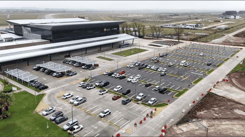 La terminal aérea rosarina fortalece su infraestructura con una nueva obra vial.