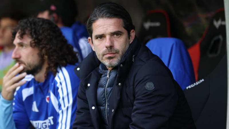 El exfutbolista de 40 años se desempeña como entrenador de la Universidad de Chile.