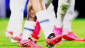 Por qué casi todos los jugadores usan botines rosas.