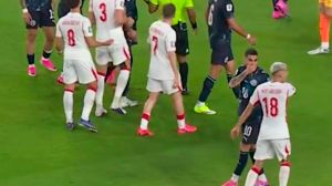 El paraguayo vio la roja tras discutir con un rival con la boca tapada.