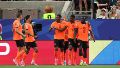 Los jugadores neerlandeses celebran ante Suecia (EFE).