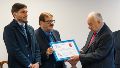 Gesto adusto. El gobernador, con la peor de las ondas en una acto en la Corte