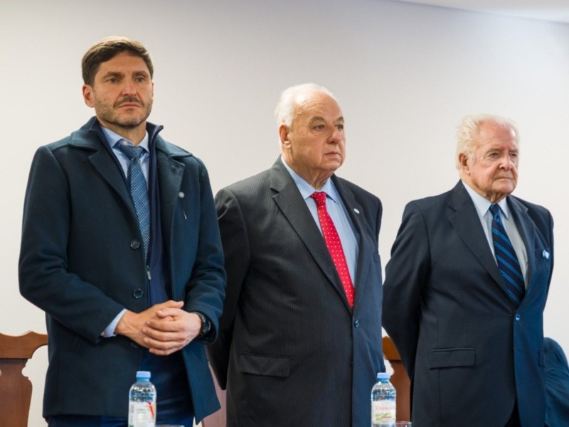 &nbsp;El gobernador y los jueces de la Corte. Frialdad total.