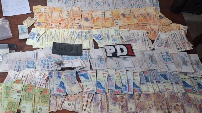 Dinero incautado en los operativos de la PDI.