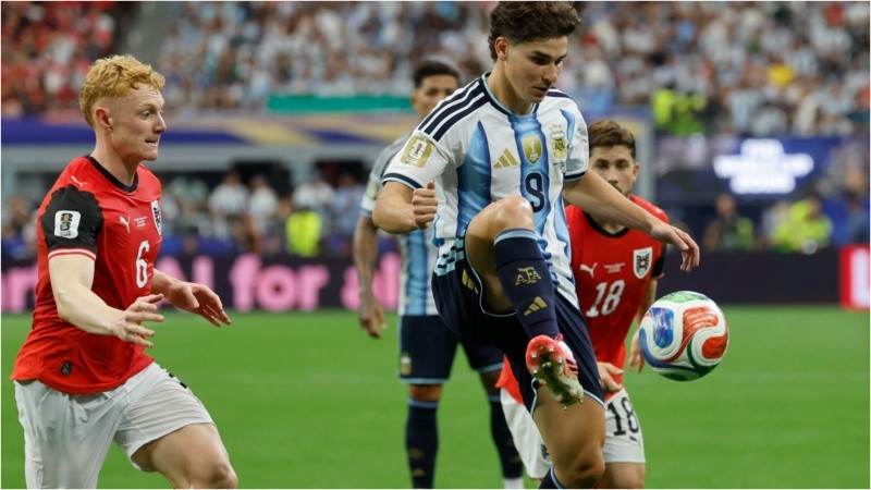 Julián Álvarez entró en el segundo tiempo de Argentina ante Austria.