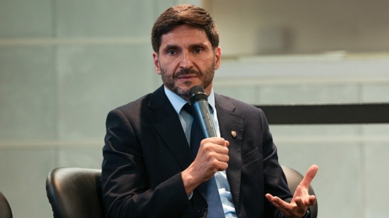 El gobernador adelantó que se retomará la negociación salarial en julio.
