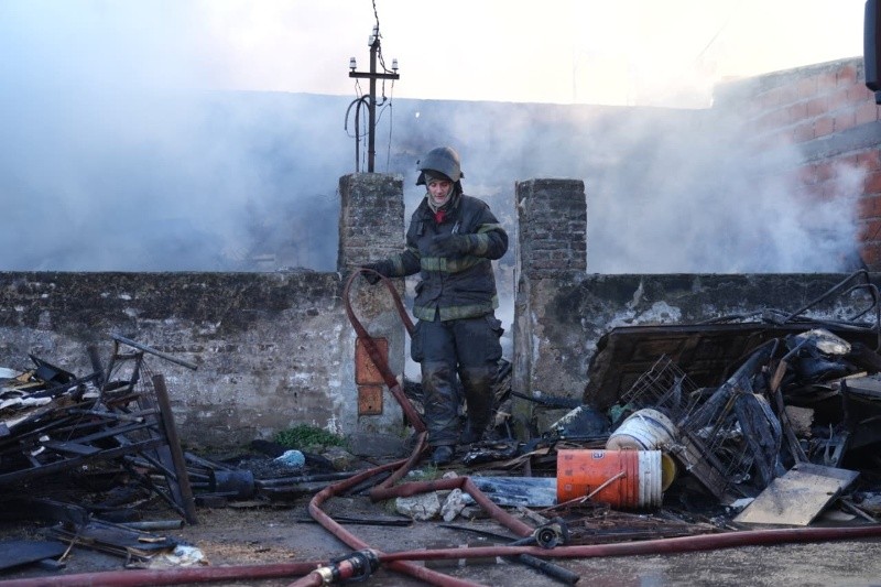 &nbsp;Fue arduo el trabajo de los bomberos (Alan Monzón).