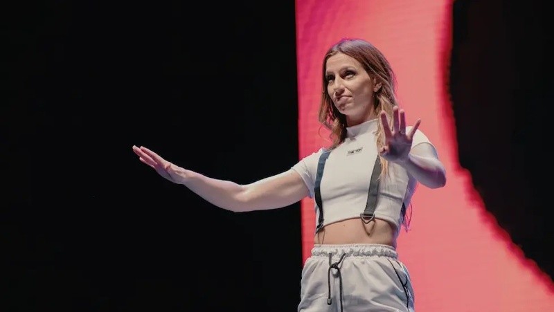 Cecilia Ce llega al Teatro El Círculo con Encendé tu motor, un espectáculo que combina humor, sexualidad y reflexiones sobre los vínculos.&nbsp;