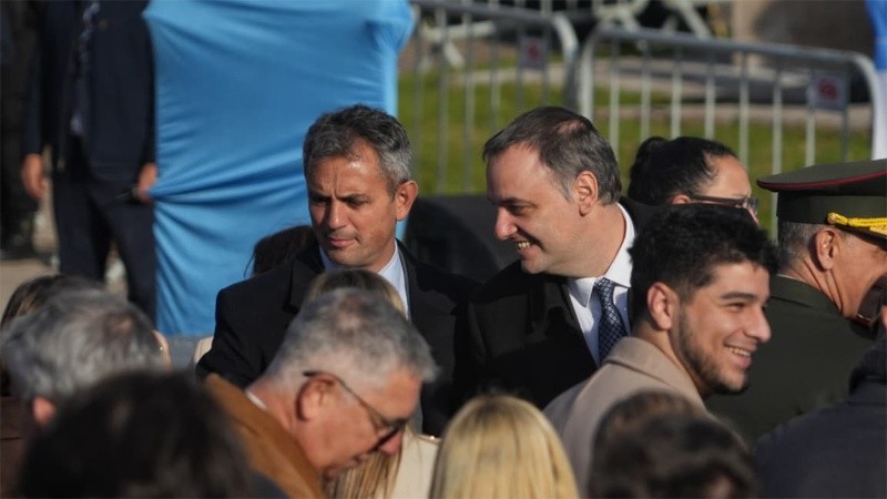 &nbsp;El jefe de Gabinete Manuel Adorni junto al presidente de la Cámara de Diputados, Martín Menem (Alan Monzón).