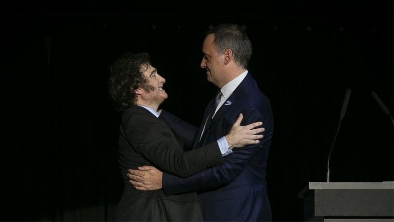 El presidente lo sigue bancando, pero ya no está en su cargo.