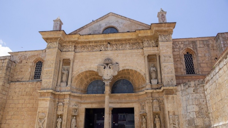 &nbsp;La Catedral de Santo Domingo fue declarada en 1546 como la primera catedral del Nuevo Mundo por el Papa Pablo III, a petición del emperador Carlos V. (Rosario3)