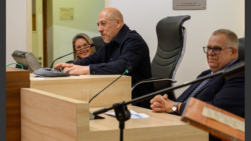 “La producción minera y de hidrocarburos puede ser el puente al desarrollo infinito o a una catástrofe territorial para la Argentina”, dijo Fabio Quetglas, en el Concejo.