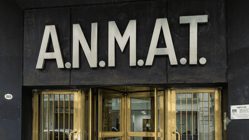 La Administración Nacional de Medicamentos, Alimentos y Tecnología Médica (Anmat).