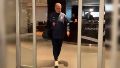 El Loco Bielsa arribó este lunes a la madrugada al aeropuerto de Carrasco.