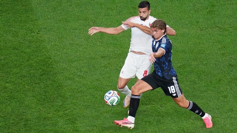 Paz fue titular y jugó un buen partido ante Jordania. (EFE)
