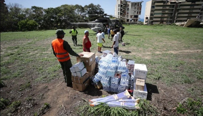 La ayuda humanitaria y de los rescatistas no cesa en Venezuela.