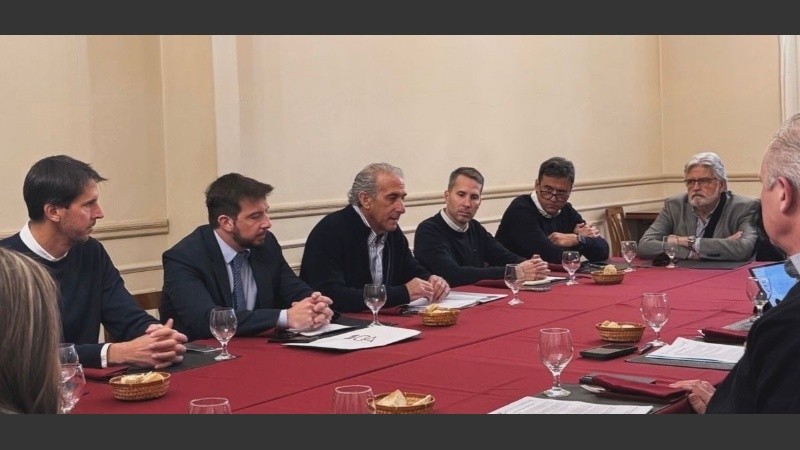 Dirigentes empresarios se reunieron con legisladores provinciales en la Federación Gremial