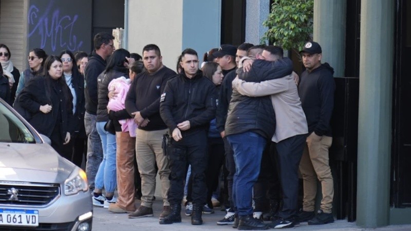 Muestras de dolor en el velatorio.