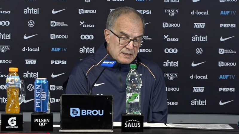 El rosarino ofreció una extensa conferencia de prensa de despedida en Uruguay.