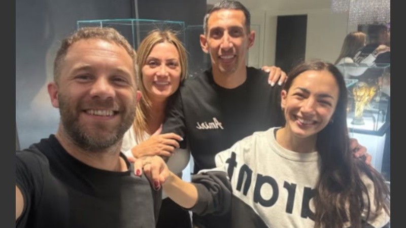 Los actores visitaron al campeón del mundo.
