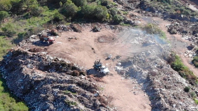 El basural está ubicado en Funes.