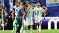 Scaloni, angustiado como pocas veces, habla con Messi: Argentina sufrió como nunca y pasó como siempre (EFE)