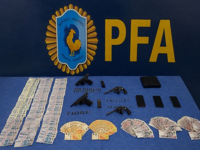 Las armas incautadas en Rivera al 1400. Foto: PFA.