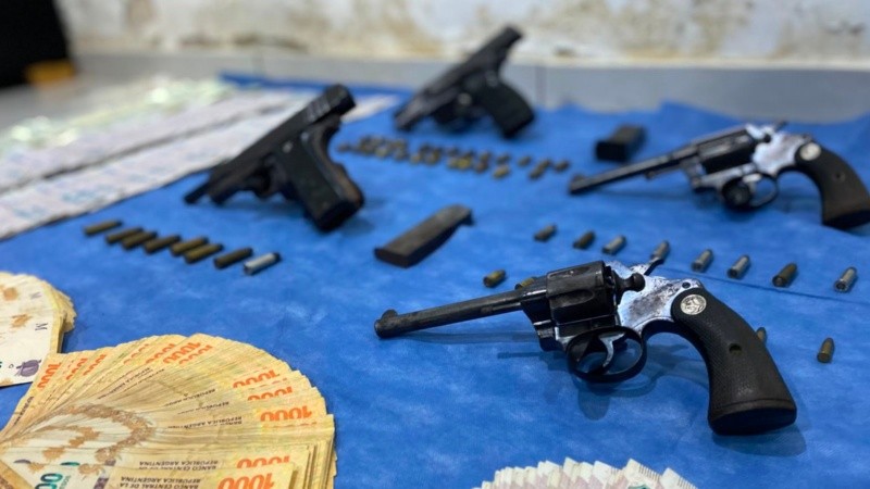 Poder de fuego. Las armas era acopiadas en Rivera al 1400. Foto: PFA - DUOF