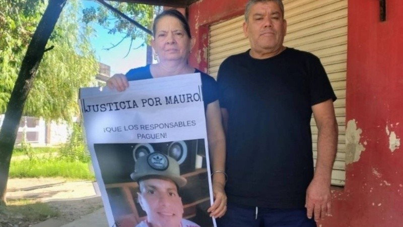 Padre reclamando justicia. Seis meses después de la muerte de González, la causa tuvo un clave avance judicial. Foto: LT10.