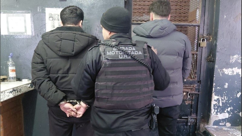 Los aprehendidos tienen sus domicilios en Buenos Aires.
