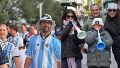 Acá y allá, la locura inentendible de la hinchada.