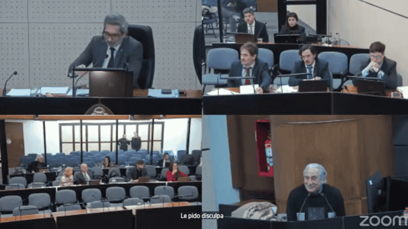 En el cuadro de abajo a la derecha, el hombre convocado en lugar del verdadero testigo.