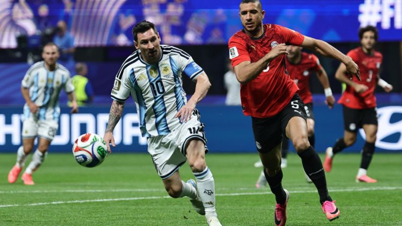 Messi en acción ante Egipto.