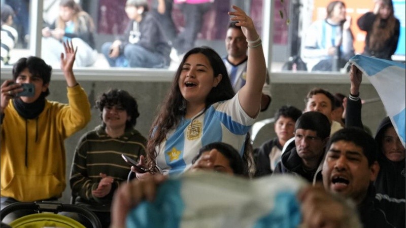 Festejar y registrar la felicidad del final.