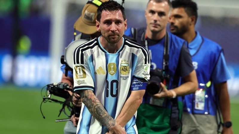 Messi sufrió el partido y al final llegó el alivio emocionado (EFE).