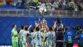 Messi vuela y espera los cuartos mirando a todos desde arriba (EFE).