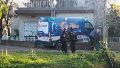 La ambulancia terminó incrustada contra el frente de una casa.