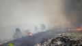 El fuego avanzó rápidamente y dejó gente atrapada.