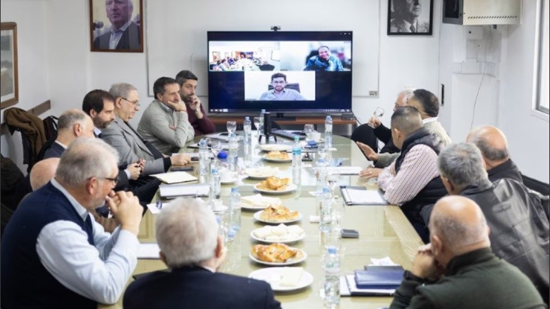 Empresarios y sindicalistas de la UOM, en la primera reunión salarial con el sindicato intervenido por la Justicia.