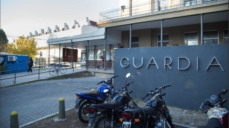 La guadia del Centenario recibió un hombre con heridas de arma blanca.