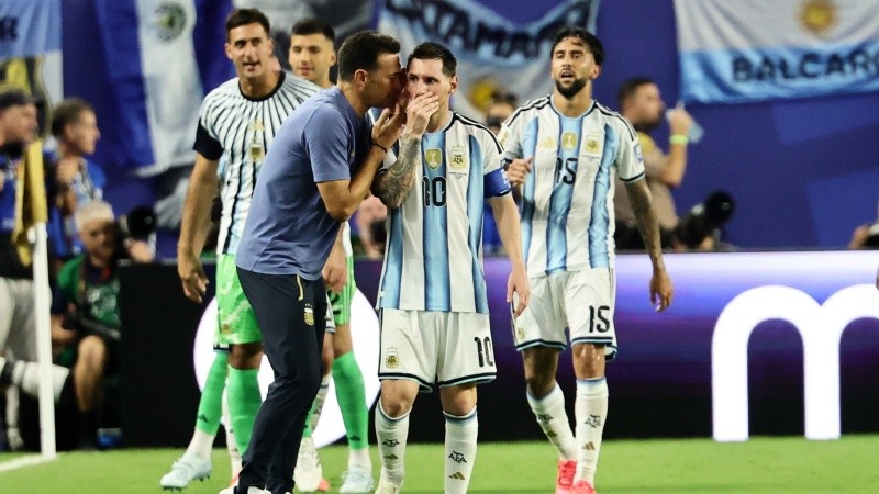 Scaloni adelantó que pondrá en la cancha un equipo muy similar al que arrancó contra Egipto.