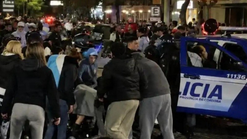 Un joven de 20 años fue asesinado a tiros en Córdoba durante los festejos por el triunfo de Argentina ante Suiza.