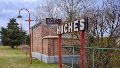 Conmoción en Hughes por la muerte de un adolescente de 15 años que sufrió una caída letal cuando manejaba una moto.